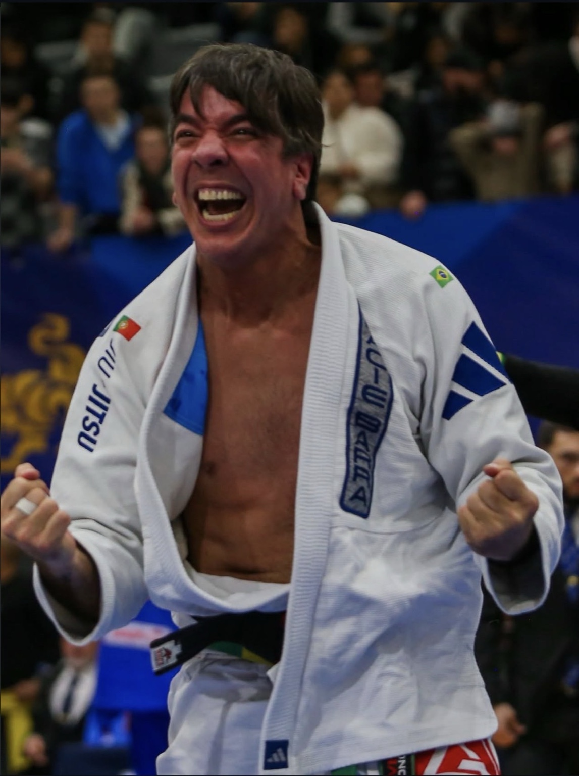 Ivan Leal comemorando resultado em competição